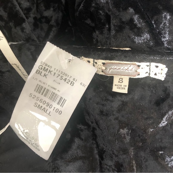 Gimmicks velvet open front embroidered black/gold top. Sz Small - Picture 4 of 6